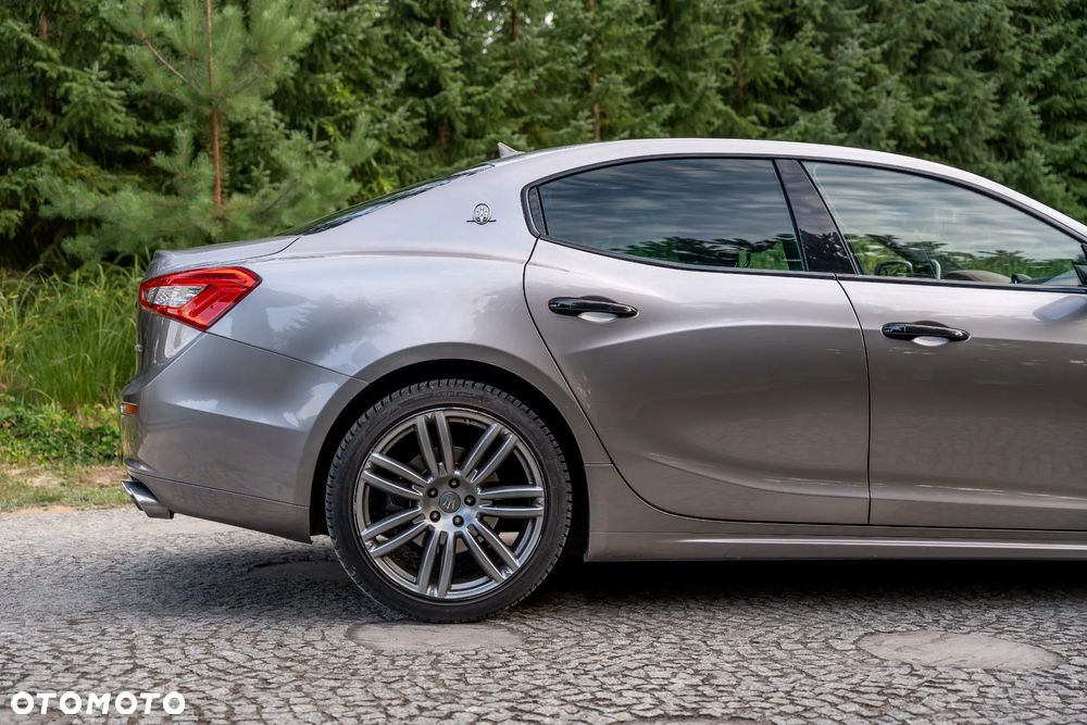 Maserati Ghibli GranSport - 16