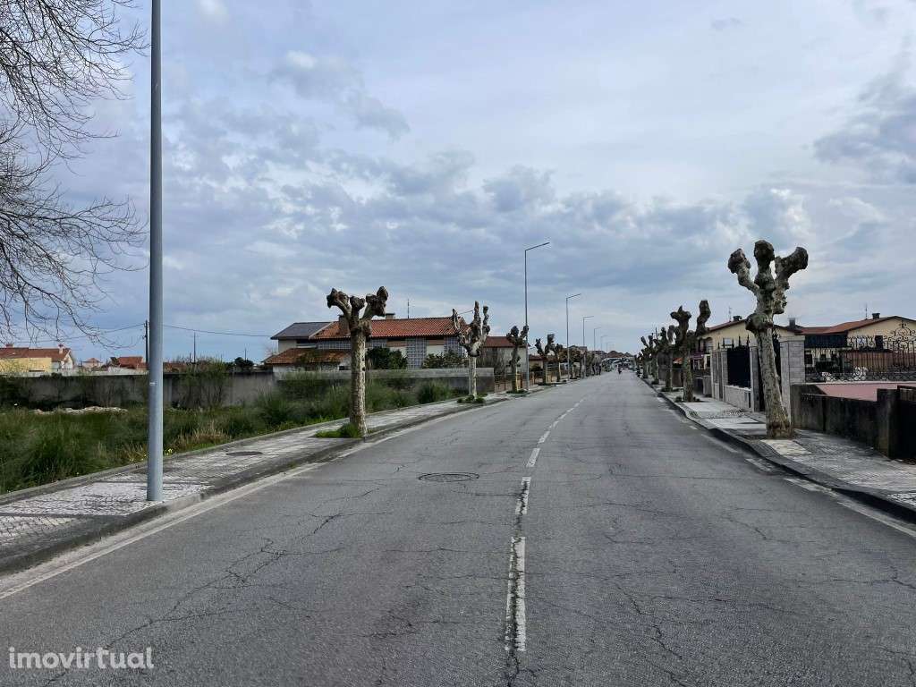 TERRENO P/ CONSTRUÇÃO - Grande imagem: 4/5