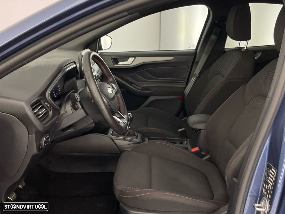 Ford Focus 1.0 EcoBoost MHEV ST-Line - 11