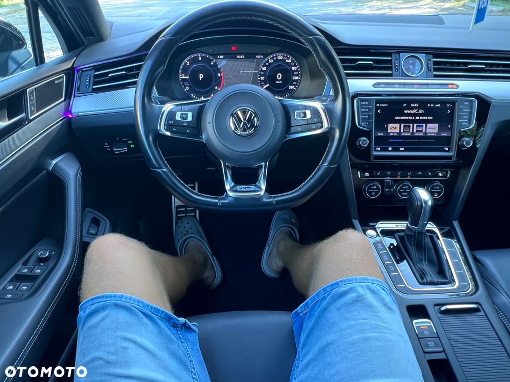 Volkswagen Passat - 16