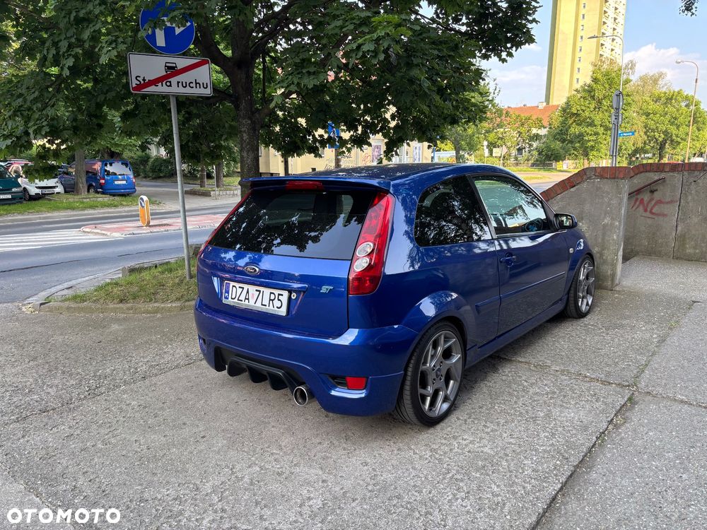 Ford Fiesta - 5