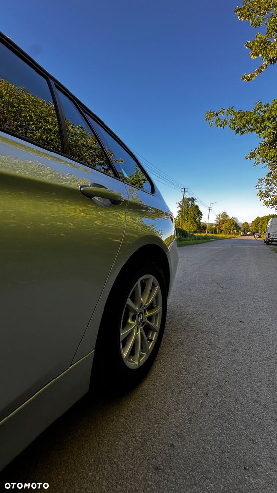 BMW Seria 3 318d DPF Edition Lifestyle - 20