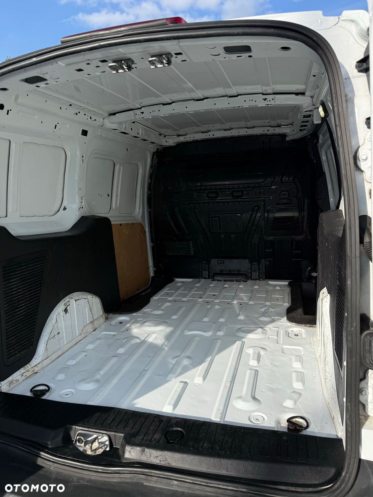 Ford Transit Connect - 9