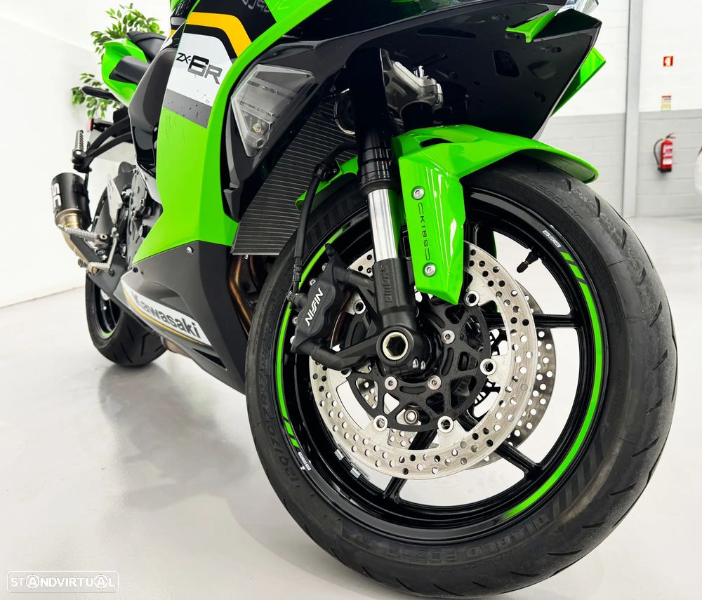 Kawasaki ZX 6R - 11