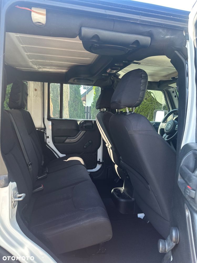 Jeep Wrangler - 11