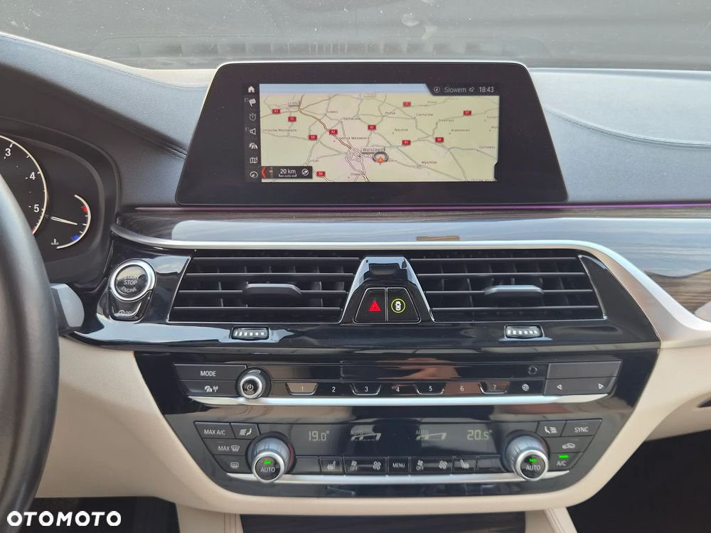 BMW Seria 5 520d xDrive Luxury Line sport - 22
