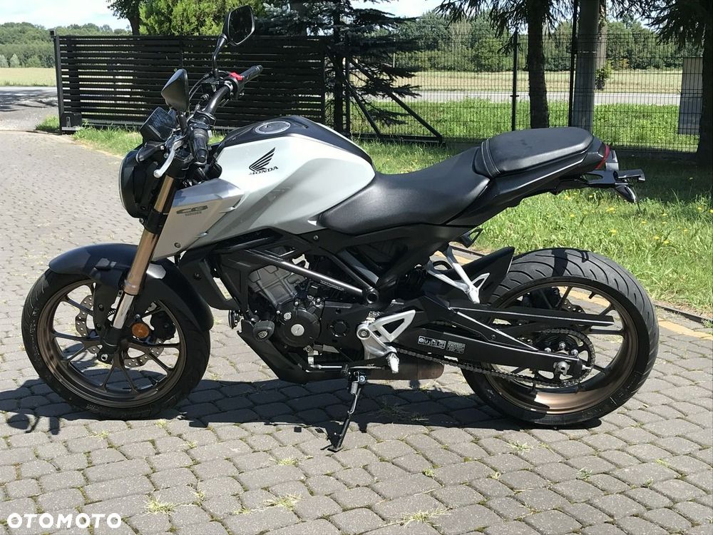 Honda CB - 16