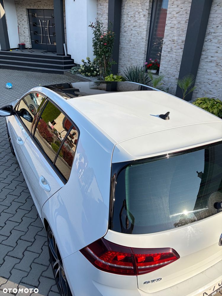 Volkswagen Golf - 9