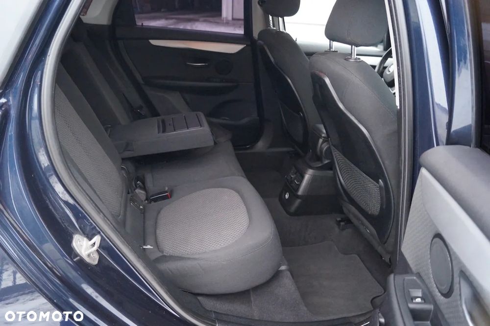 BMW Seria 2 218i Advantage - 9