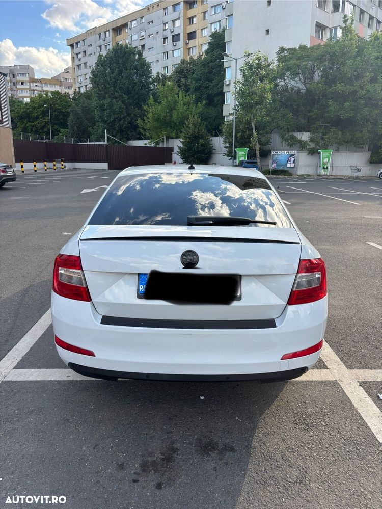Skoda Octavia 1.6 TDI DSG Style - 8