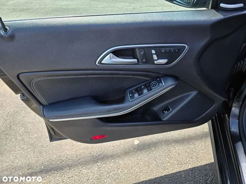 Mercedes-Benz CLA 250 4Matic 7G-DCT AMG Line - 5