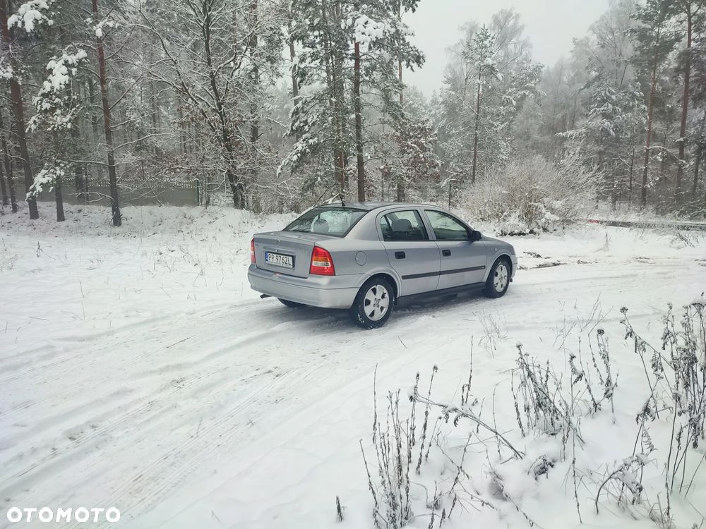 Opel Astra 1.4 GL / Club - 9