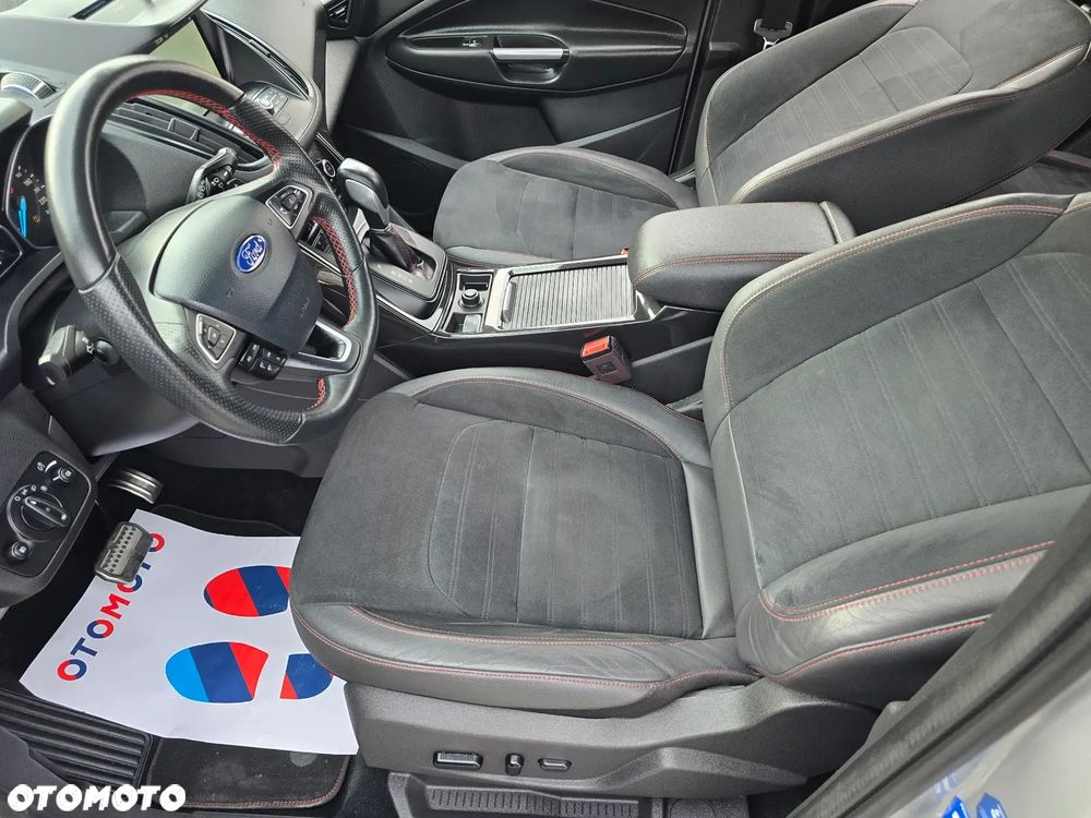Ford Kuga 2.0 TDCi 4x4 ST-Line - 23