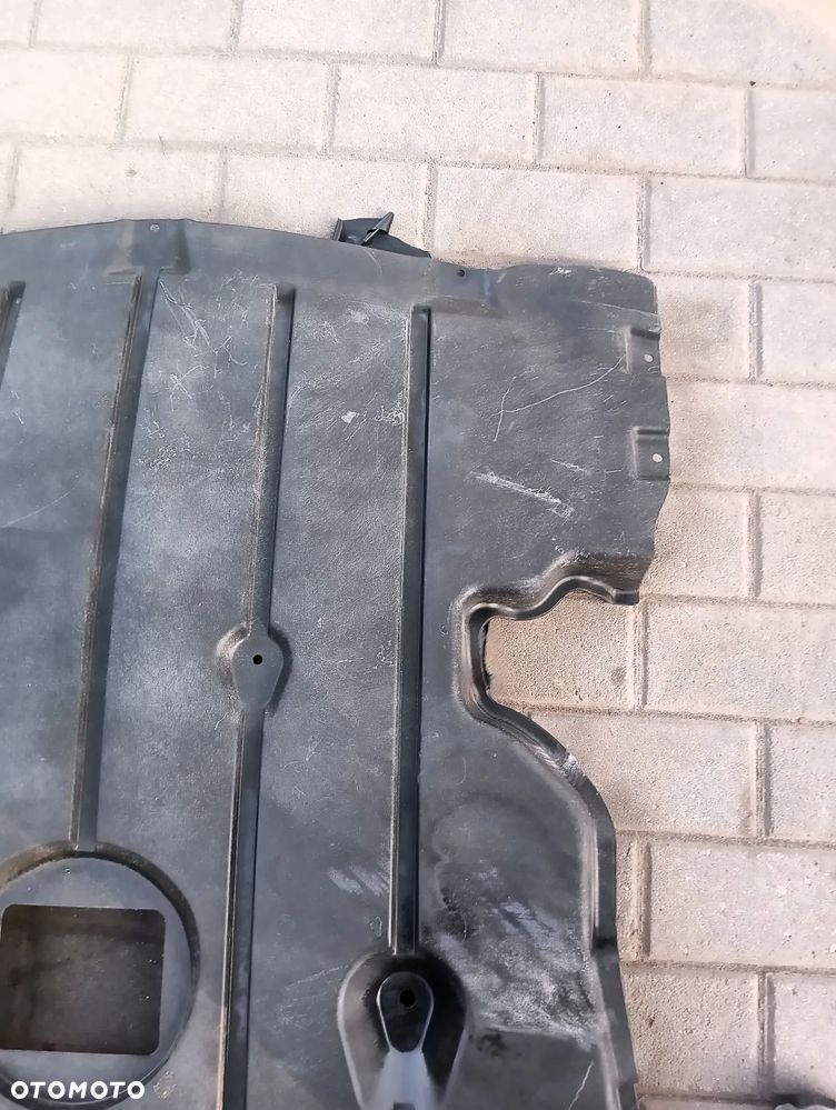 Osłona dolna silnika BMW seria 1 e81 e87 - 3