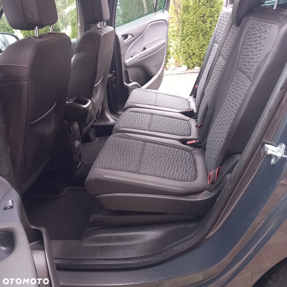 Opel Zafira - 10
