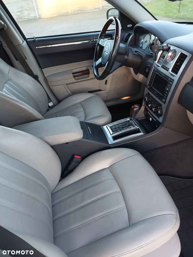 Chrysler 300C 3.0 V6 CRD - 16