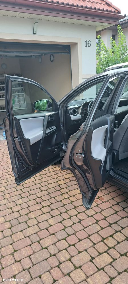 Toyota RAV4 2.5 XLE - 5
