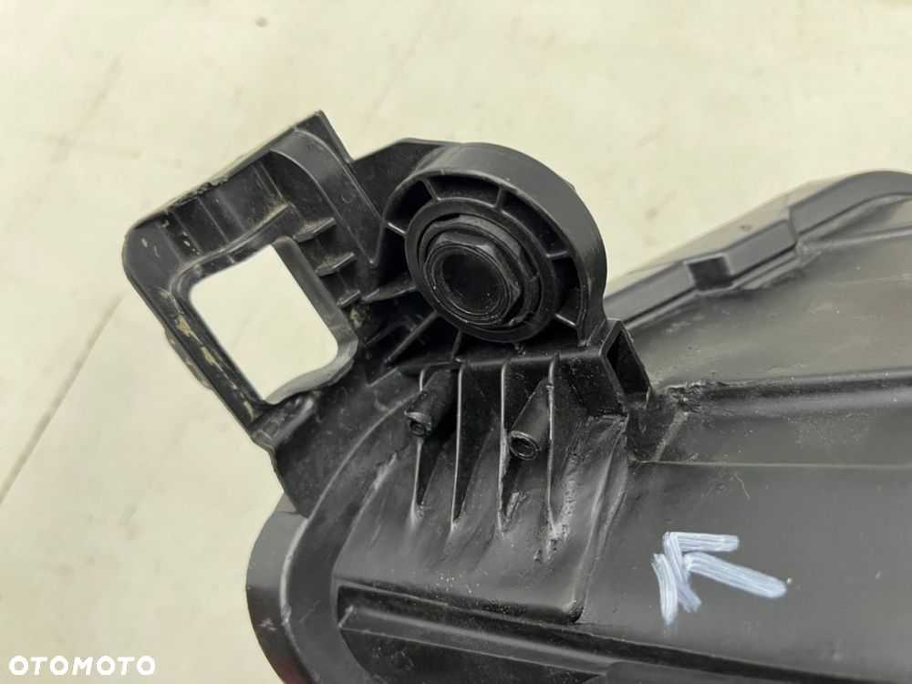 Lampa reflektor Skoda Kodiaq I 16-19r. PRAWA przednia zwykła na żarówki pasek DRL LED prawy przód Eu - 14