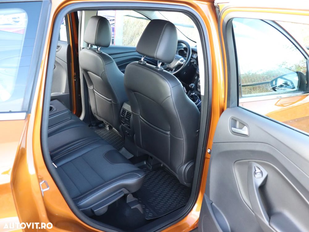 Ford Kuga 2.0 TDCi 2x4 Titanium - 22