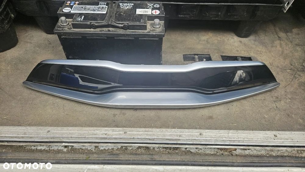 Kia Stonic YB Grill 86351H8410 - 1