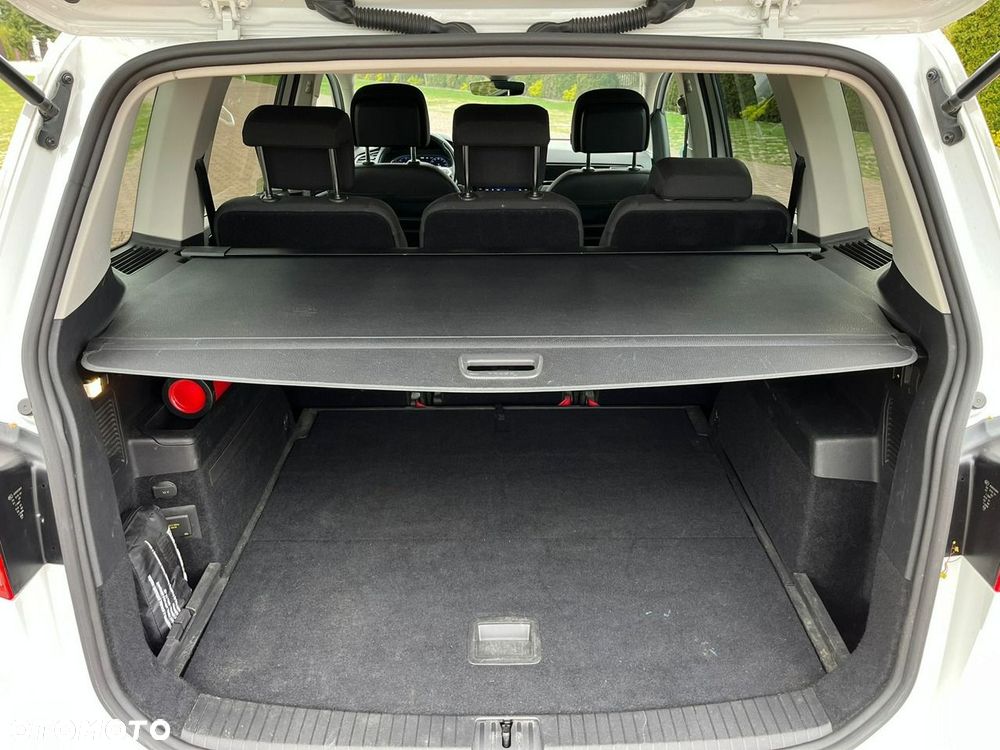 Volkswagen Touran 2.0 TDI SCR DSG Highline - 41