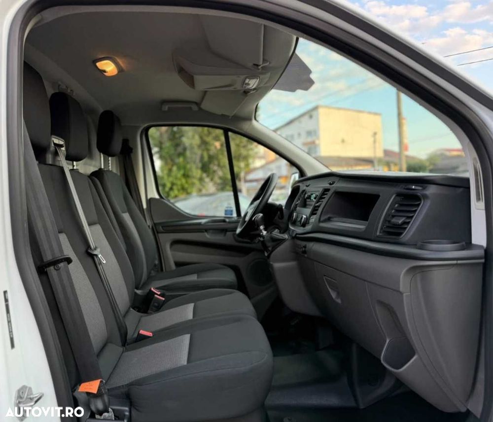 Ford TRANSIT CUSTOM L2H1 - 19