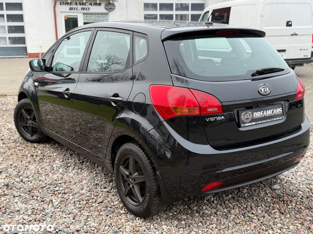 Kia Venga - 11