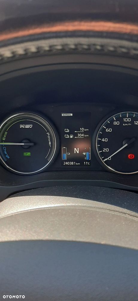 Mitsubishi Outlander 2.0 4WD Plus - 13