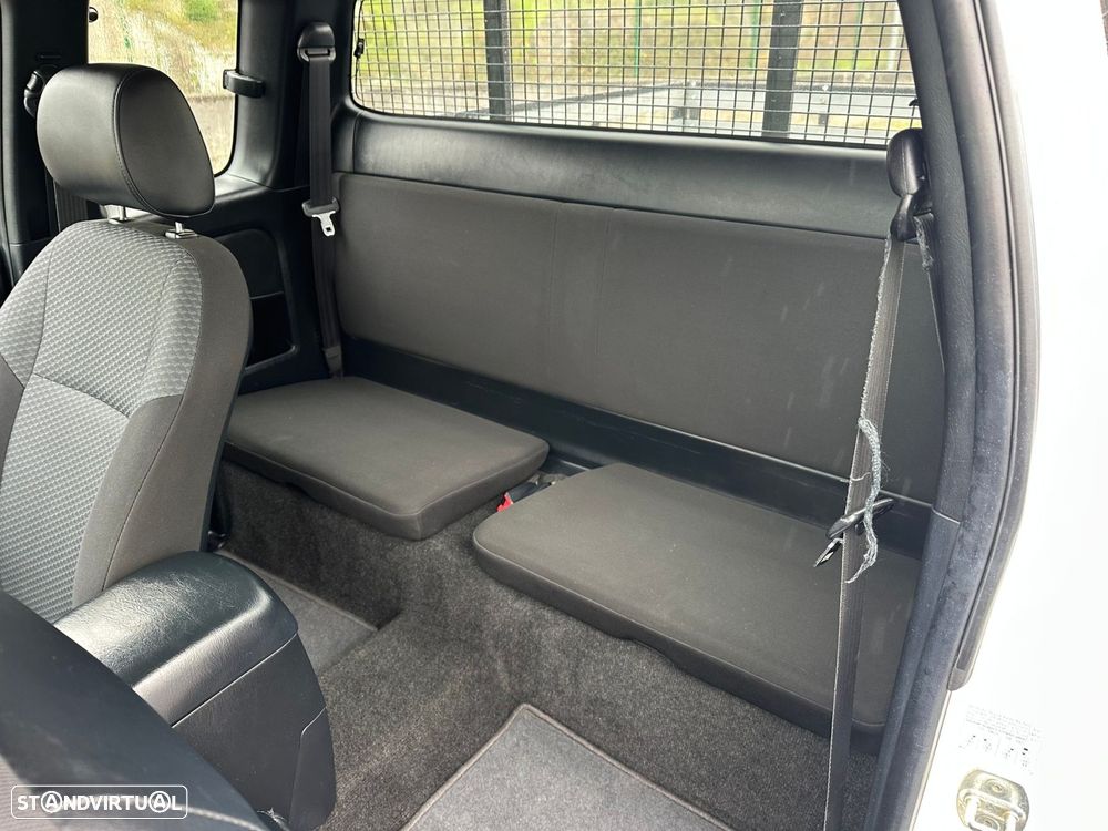 Toyota Hilux 2.5 D-4D 4WD CE CM AC - 12