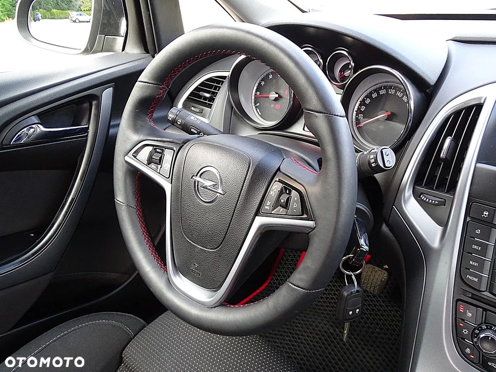 Opel Astra 1.4 T Cosmo EU6 - 31