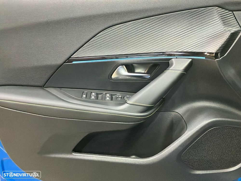 Peugeot e-2008 50 kWh GT - 19