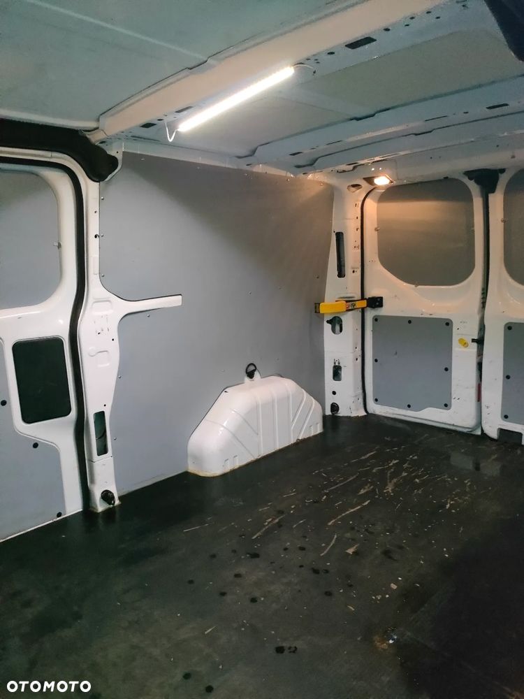 Ford TRANSIT CUSTOM 2020r 2,0 TDCI 130KM L2H1 LONG DUBEL DRZWI EURO 6 LEDY CENA BRUTTO VAT 23% - 33