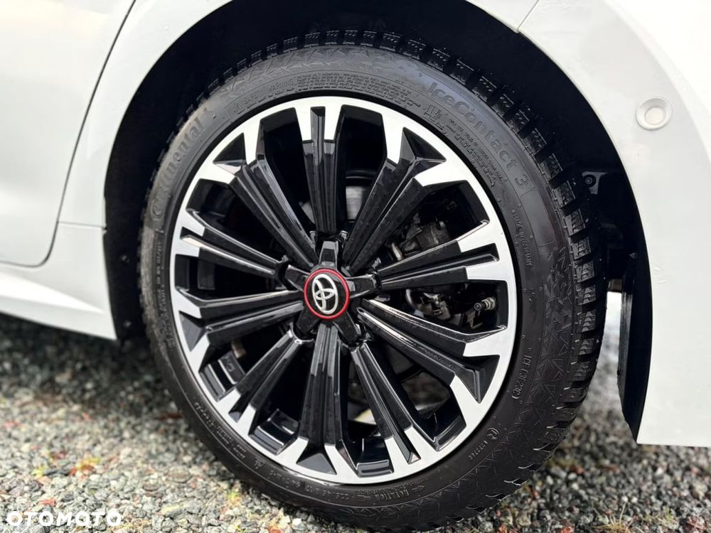 Toyota Corolla 1.8 Hybrid Team Deutschland - 14