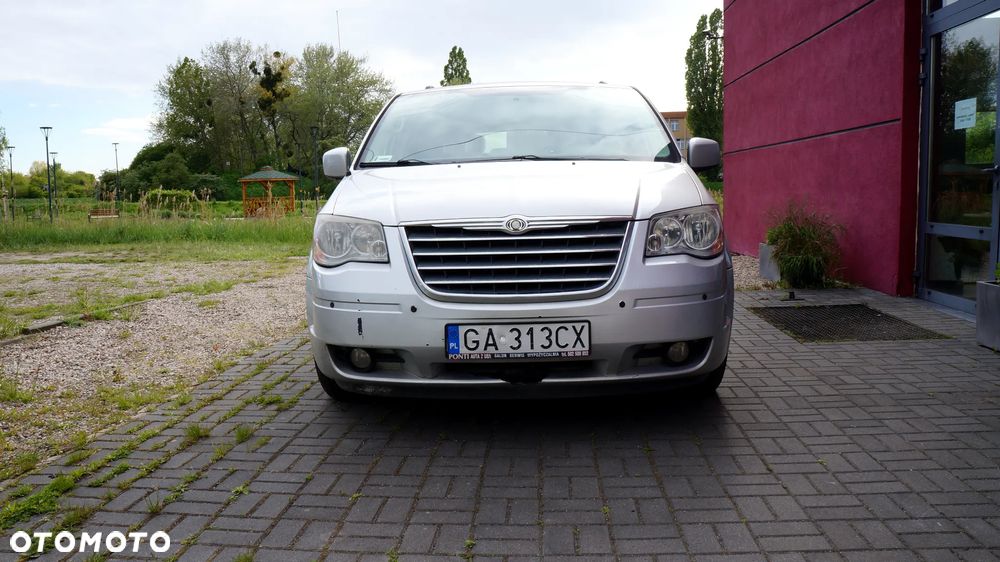 Chrysler Town & Country - 3