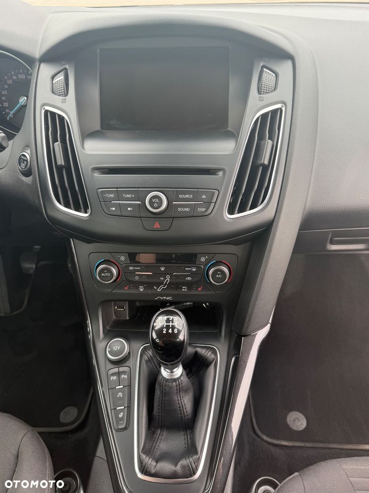 Ford Focus 2.0 TDCi Titanium ASS - 8