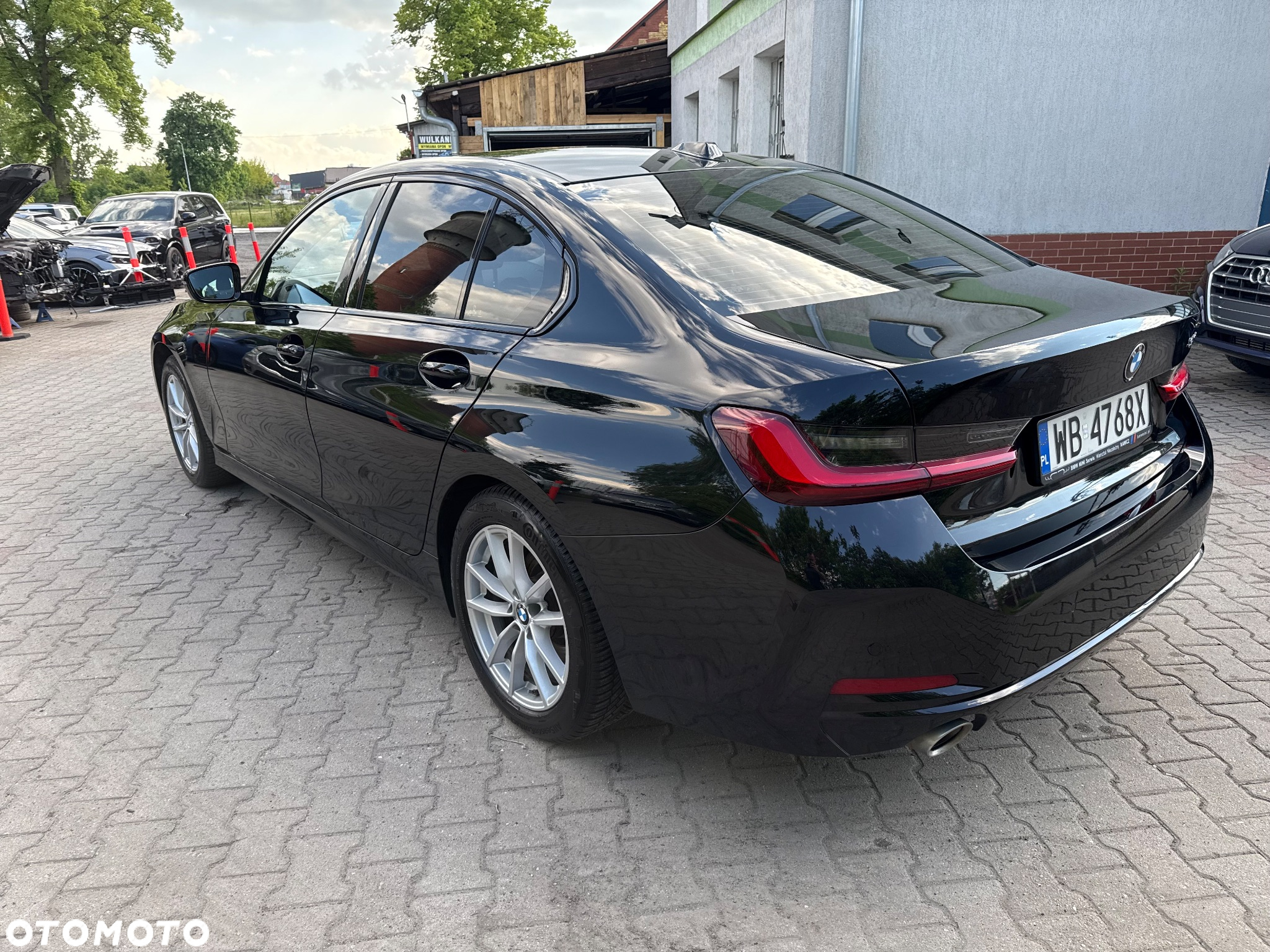 BMW Seria 3 318i - 4