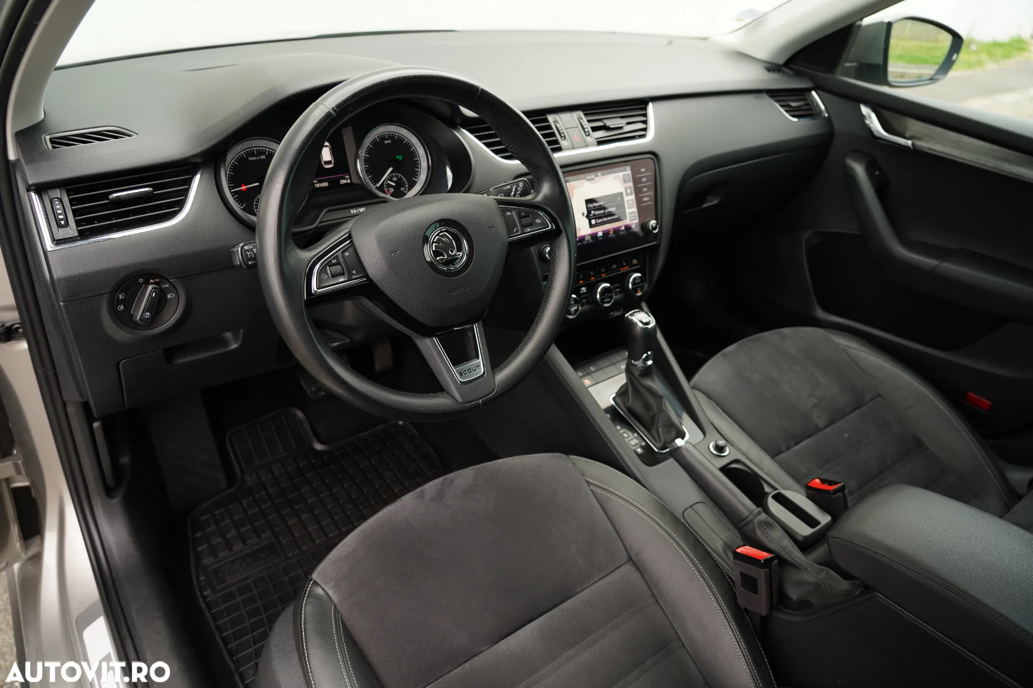 Skoda Octavia Combi 2.0 TDI 4x4 DSG Scout - 11