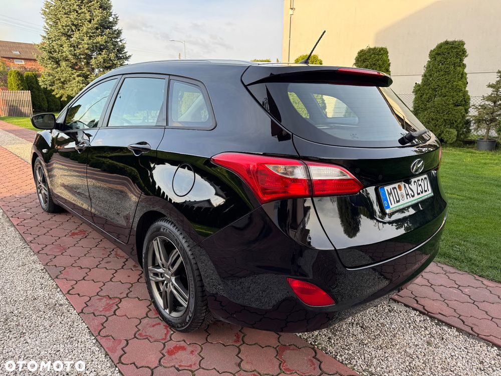 Hyundai i30 1.6 CRDi Classic + DCT - 3