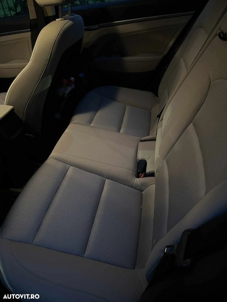 Hyundai Elantra 1.6 MPi Highway - 18
