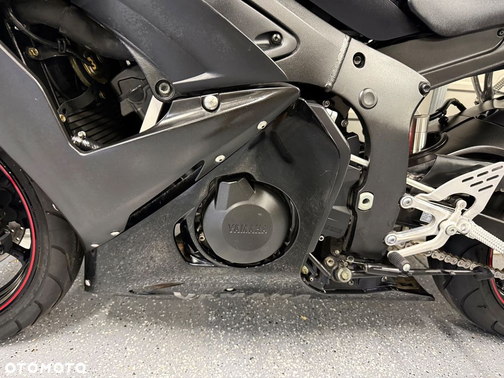Yamaha R6 - 19