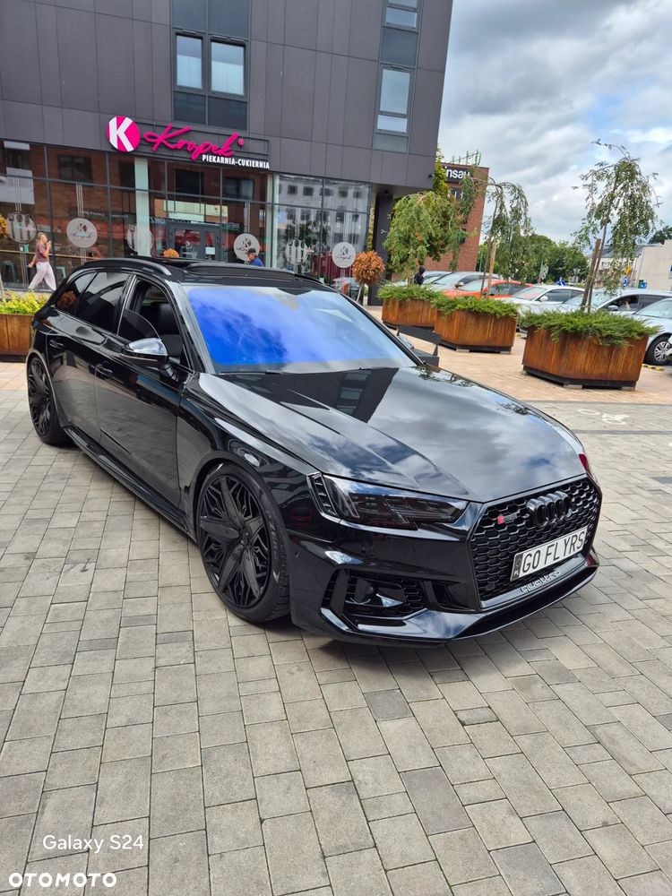 Audi RS4 Avant - 23