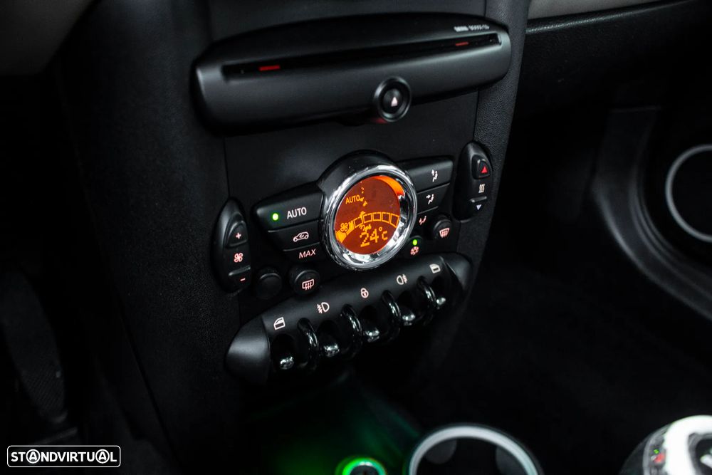 MINI 3 Portas Cooper D - 19
