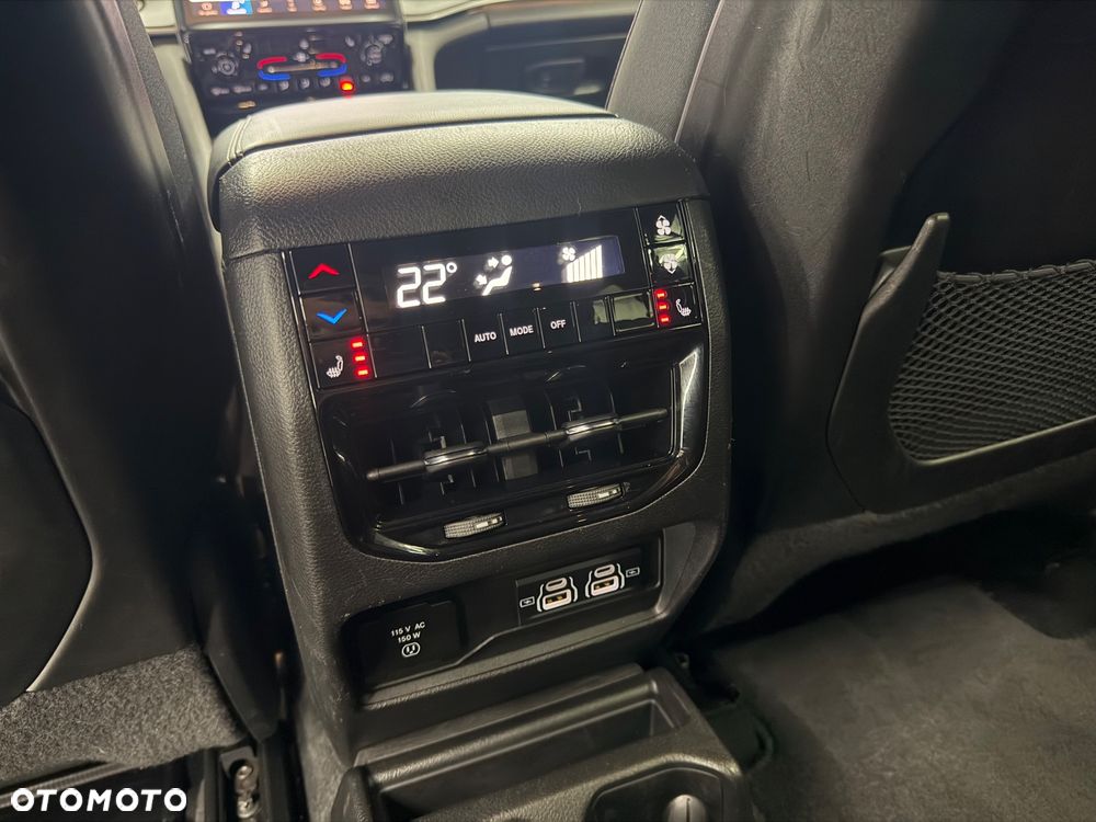 Jeep Grand Cherokee - 22