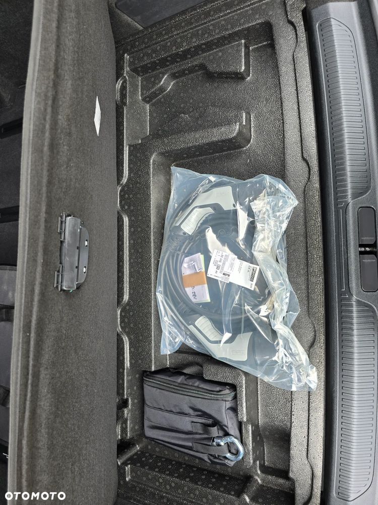 Citroën C5X 1.6 PHEV 225 Plus EAT8 - 10