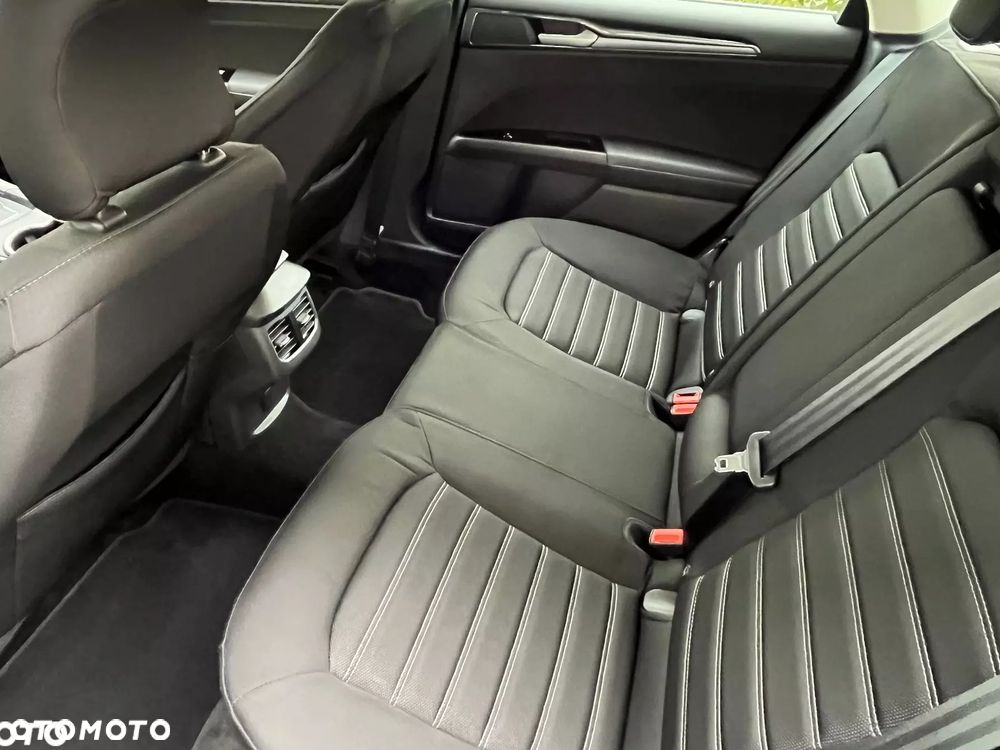 Ford Mondeo 2.0 EcoBlue Titanium - 22
