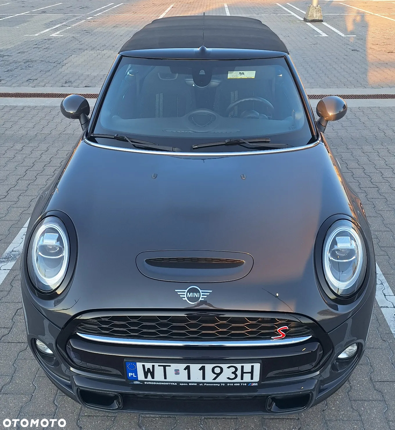 MINI Cooper S Cabrio Sidewalk - 8