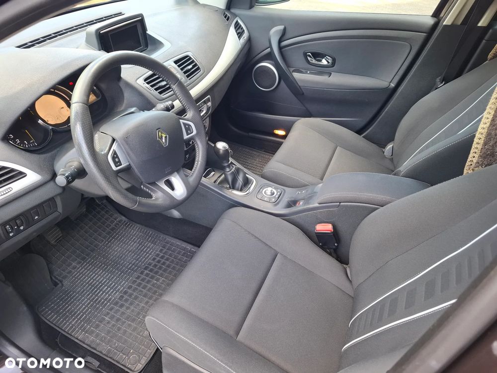 Renault Megane TCe 130 Paris - 19