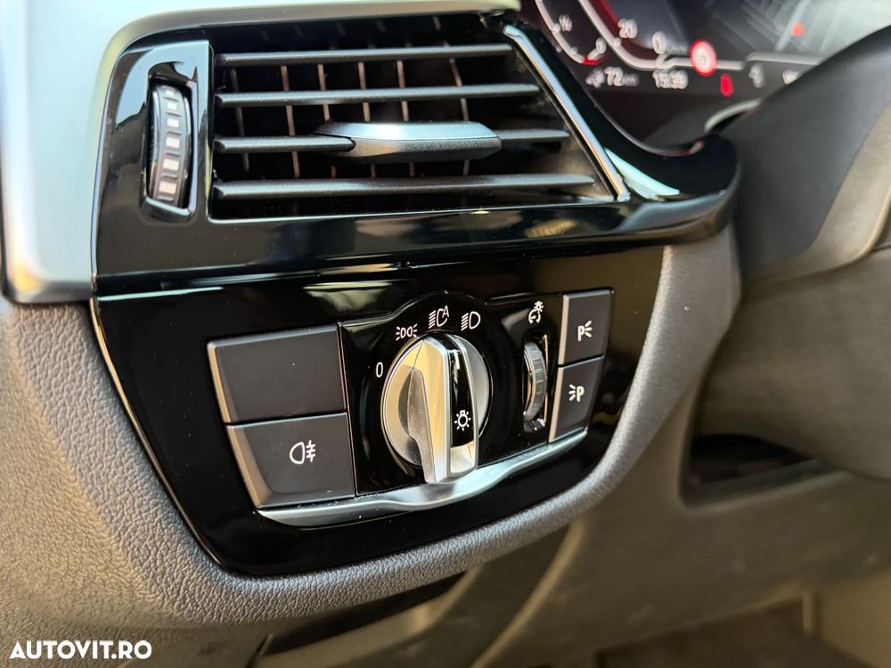 BMW Seria 5 530e Aut. Luxury Line - 15