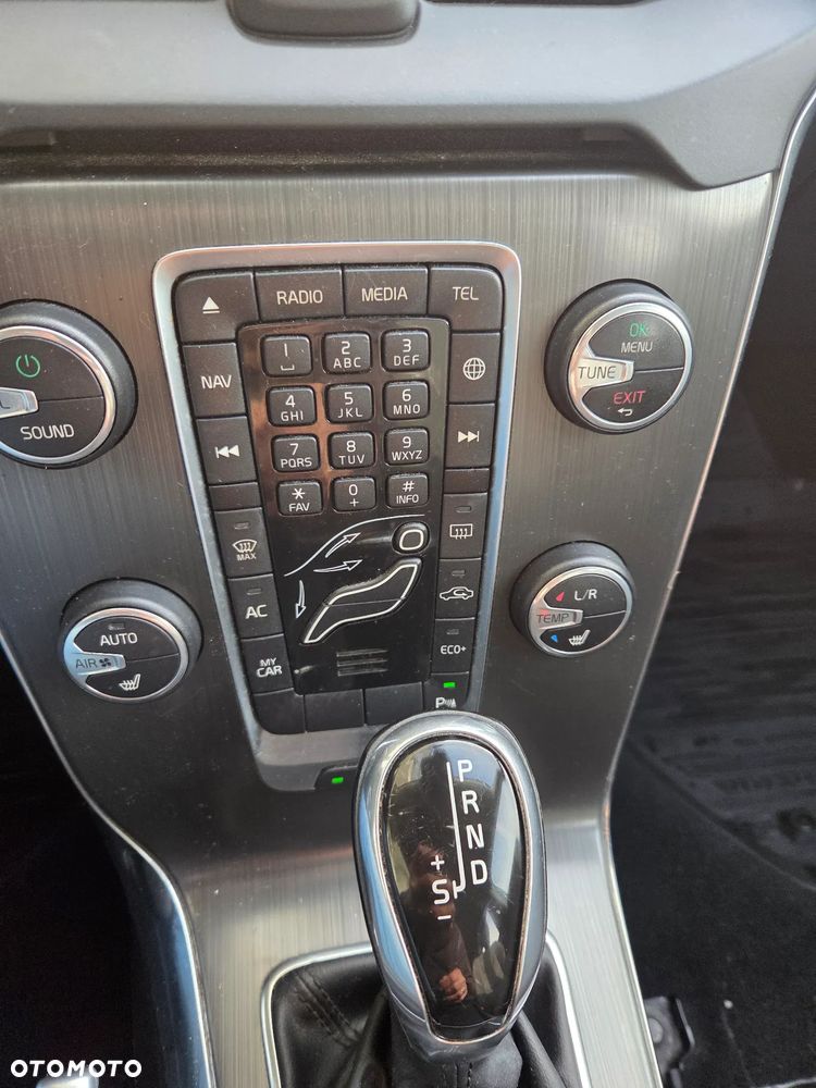 Volvo V40 Cross Country - 14