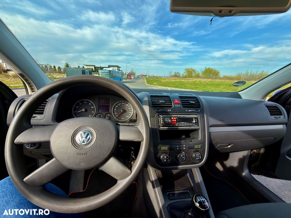 Volkswagen Golf 1.6 FSI Tour - 8